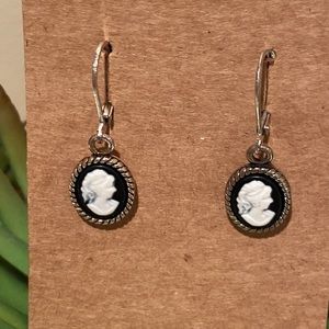 NWT Beautiful Black & White Cameo Earrings